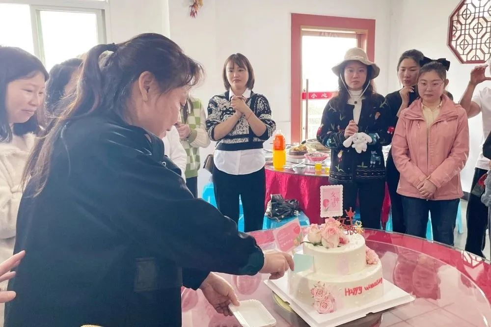 獻(xiàn)禮3.8節(jié)|勇做攀登者,奮進(jìn)新未來